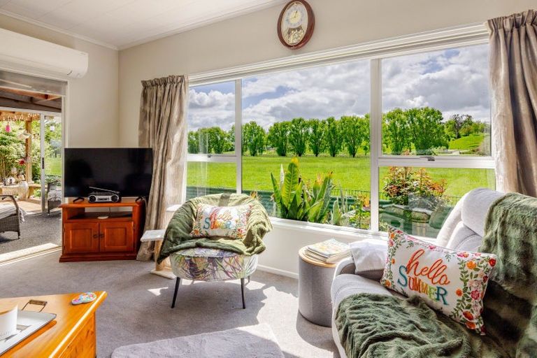 Photo of property in 1 Shanly Street, Waipawa, 4210