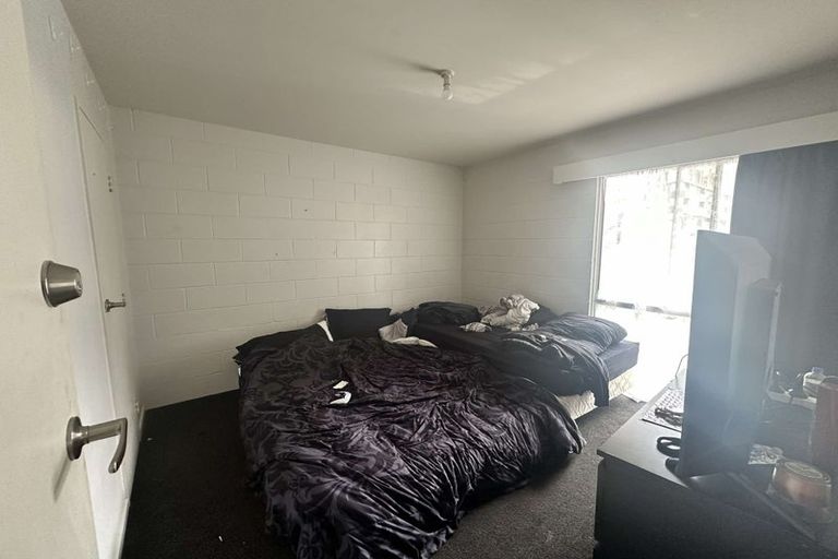 Photo of property in 1/12 Wood Street, Wallaceville, Upper Hutt, 5018