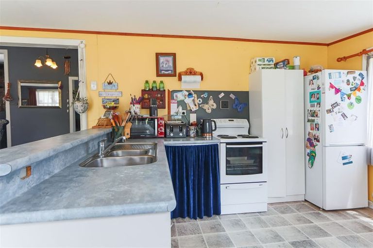 Photo of property in 13 Maire Street, Inglewood, 4330