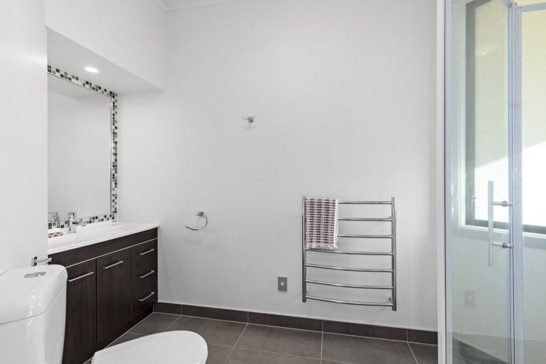 Photo of property in 379 Fergusson Drive, Heretaunga, Upper Hutt, 5018