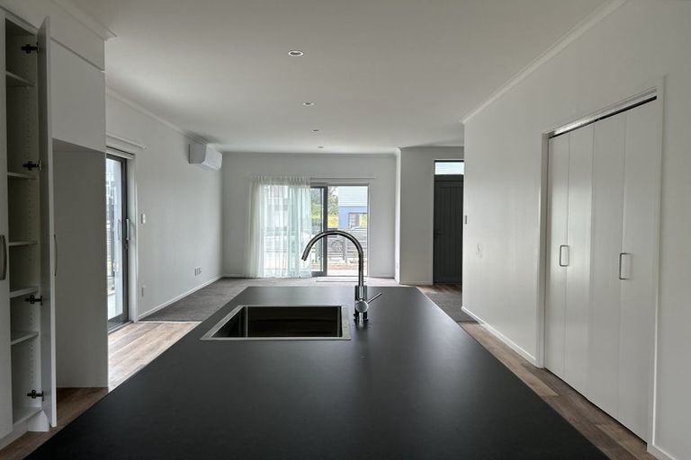 Photo of property in 15 Koreke Close, Kenepuru, Porirua, 5022