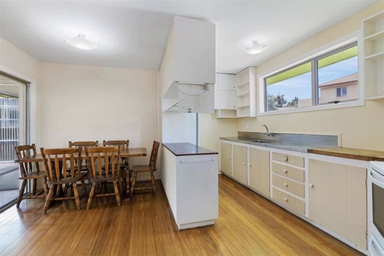 Photo of property in 261 Fifield Terrace, Opawa, Christchurch, 8023