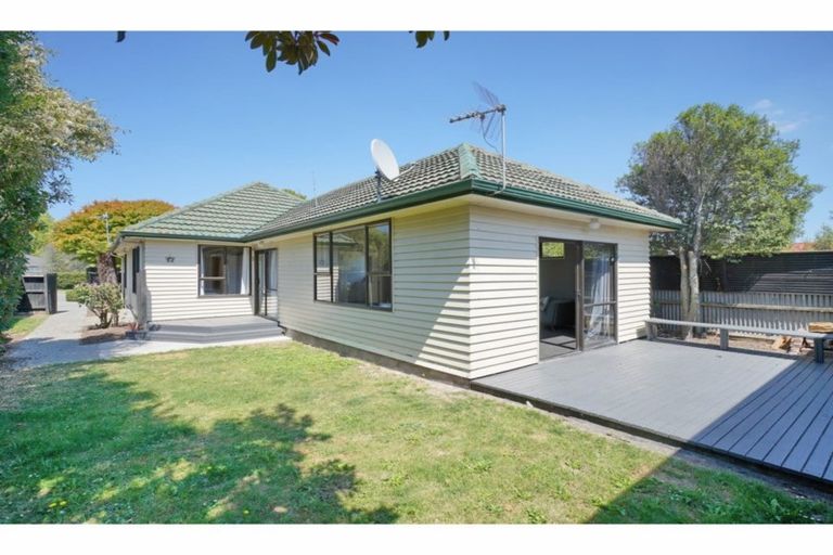 Photo of property in 97 Winters Road, Redwood, Christchurch, 8051