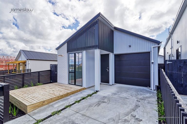 Photo of property in 20 Papai Lane, Massey, Auckland, 0614