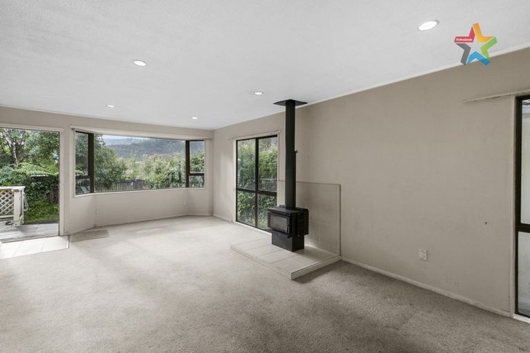 Photo of property in 20 Amber Grove, Birchville, Upper Hutt, 5018