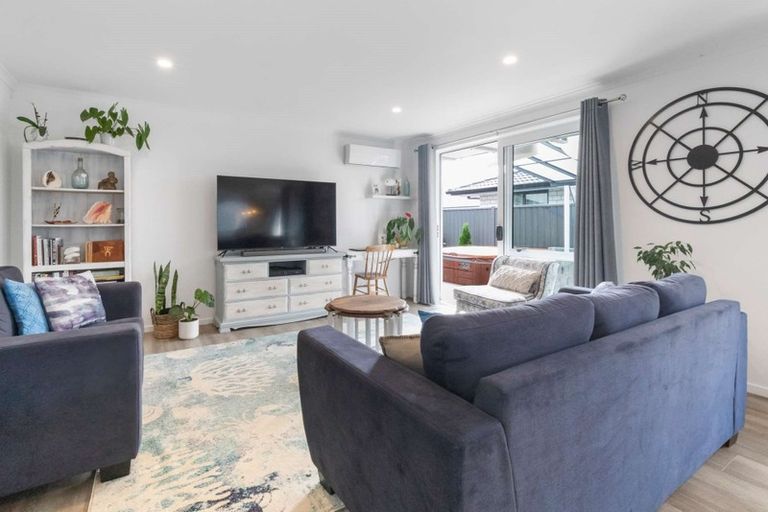 Photo of property in 5 Taffe Crescent, Pyes Pa, Tauranga, 3112