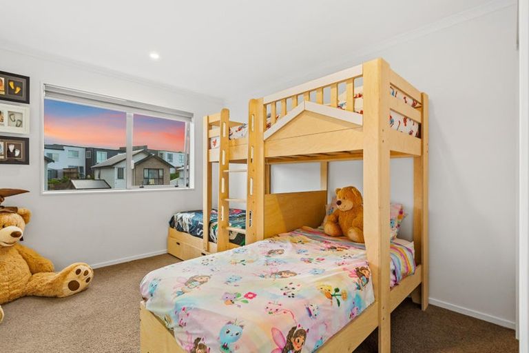 Photo of property in 41 Ambar Ridge Avenue, Massey, Auckland, 0614