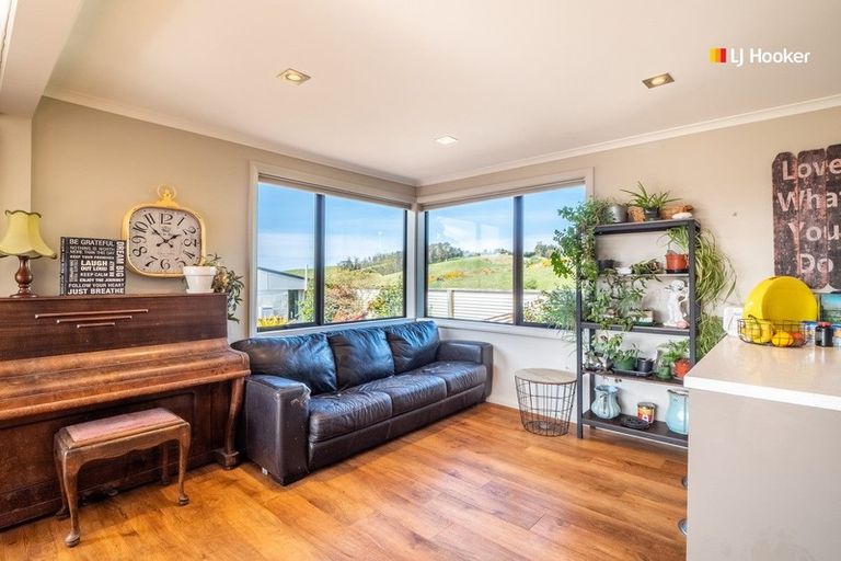 Photo of property in 27 Church Hill Road, Green Island, Dunedin, 9018