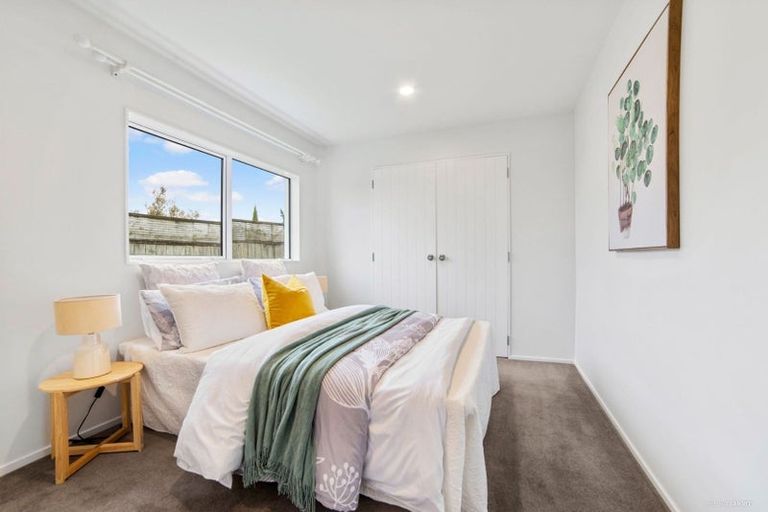 Photo of property in 65 Zara Court, Windsor Park, Auckland, 0632