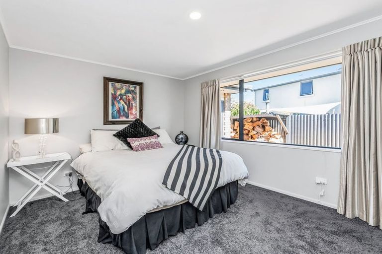 Photo of property in 28 Durrell Way, Rolleston, 7614