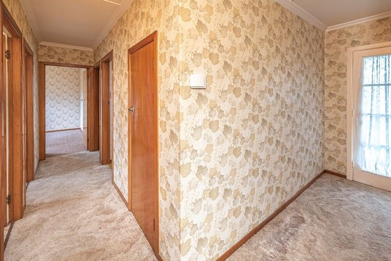 Photo of property in 16 Laird Street, Castlecliff, Whanganui, 4501