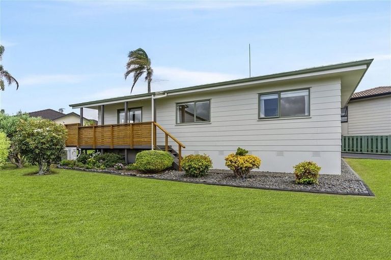 Photo of property in 3 Glenhaven Place, Te Atatu Peninsula, Auckland, 0610