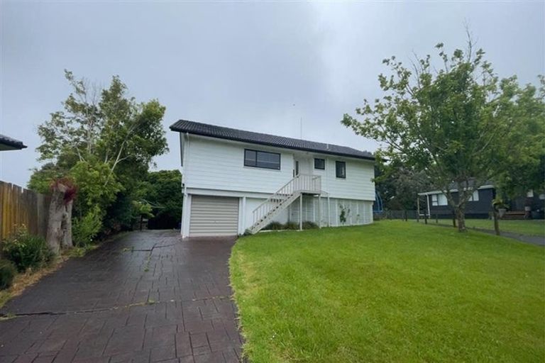 Photo of property in 12 Lorena Place, West Harbour, Auckland, 0618