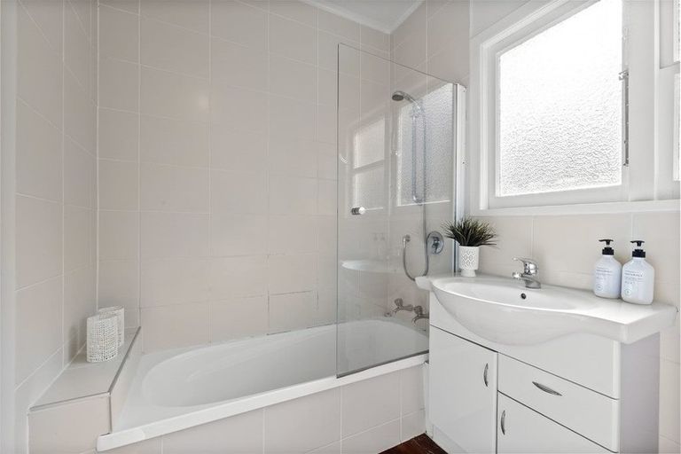 Photo of property in 2/33 Havelock Avenue, Forrest Hill, Auckland, 0620