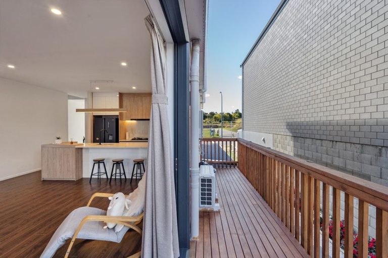 Photo of property in 46 Celestial Crescent, Orewa, 0931