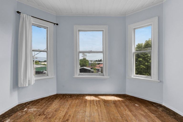 Photo of property in 3 Carrington Street, Inglewood, 4330