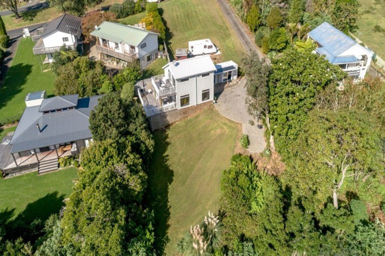 Photo of property in 105 Onemana Drive, Onemana, Whangamata, 3691
