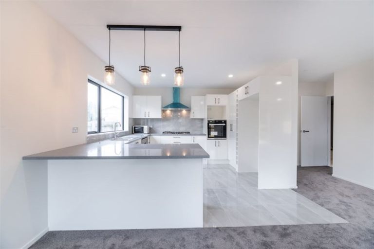 Photo of property in 18b Riverpark Crescent, Henderson, Auckland, 0610