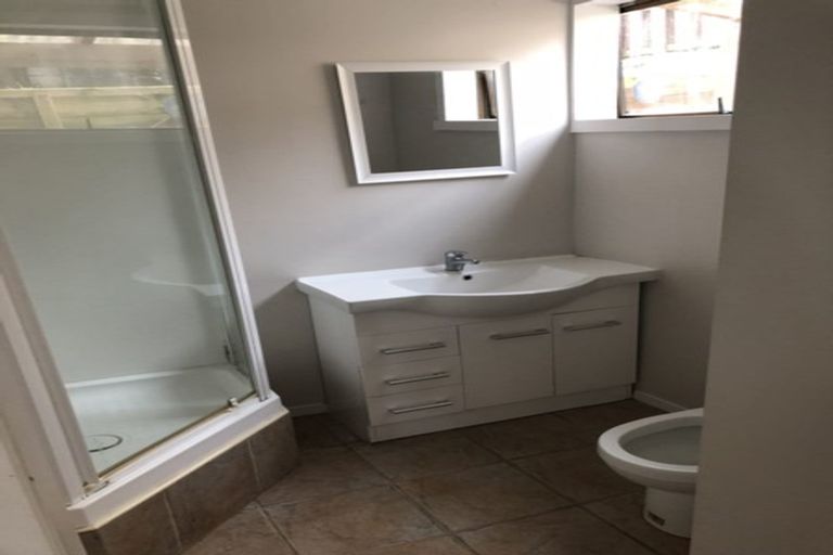 Photo of property in 23 Puketea Street, Blockhouse Bay, Auckland, 0600
