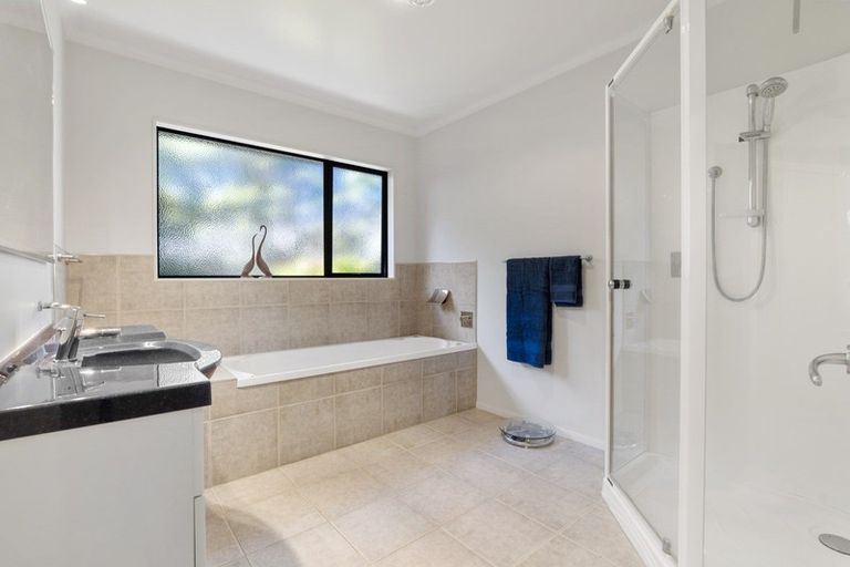 Photo of property in 227 Heta Road, Merrilands, New Plymouth, 4312