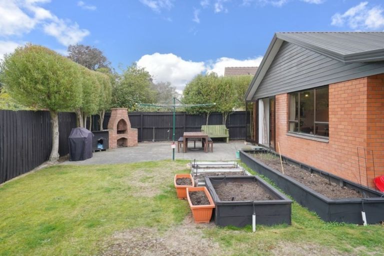 Photo of property in 64 Anglesea Avenue, Parklands, Christchurch, 8083