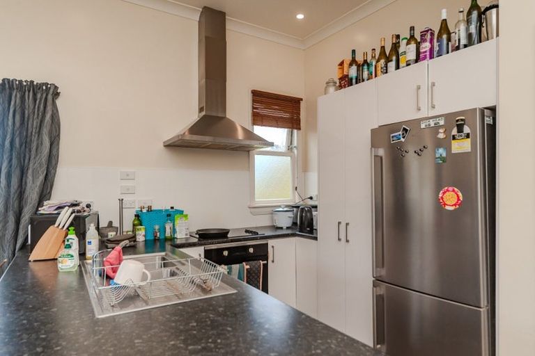 Photo of property in 1/126 The Parade, Island Bay, Wellington, 6023