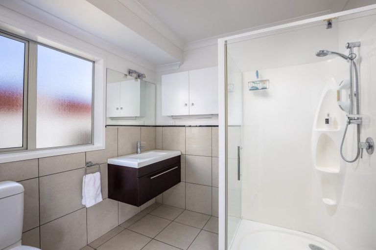 Photo of property in 12 Montrose Place, Highlands Park, New Plymouth, 4312