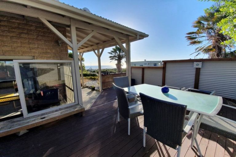 Photo of property in 2 Stanton Crescent, Karoro, Greymouth, 7805