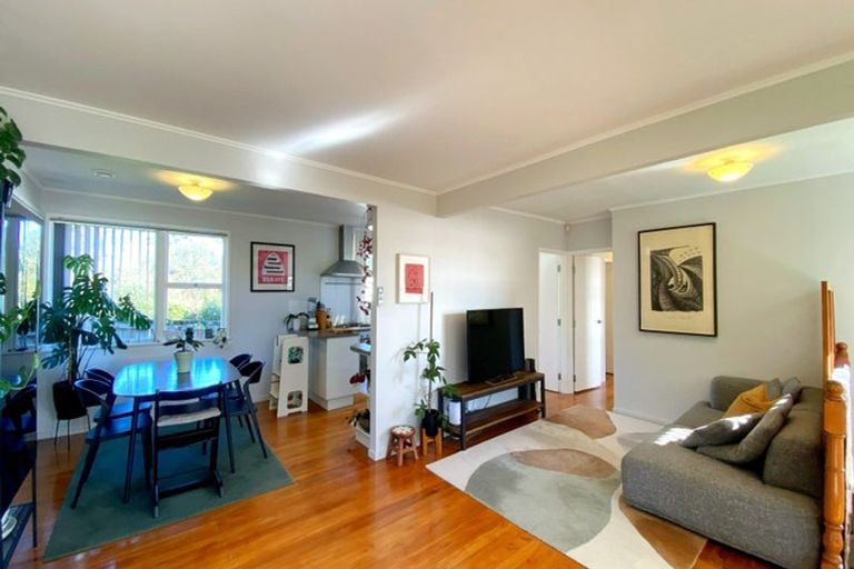 Photo of property in 17 Thomas Avenue, Te Atatu Peninsula, Auckland, 0610