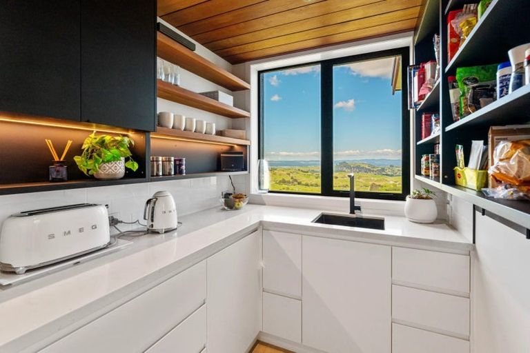 Photo of property in 155 Whakaroa Road, Kinloch, Taupo, 3385