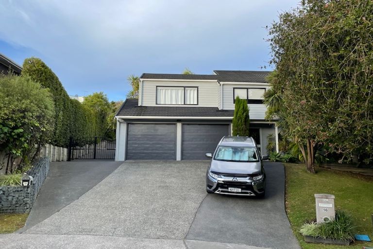 Photo of property in 16 Calman Place, Chatswood, Auckland, 0626