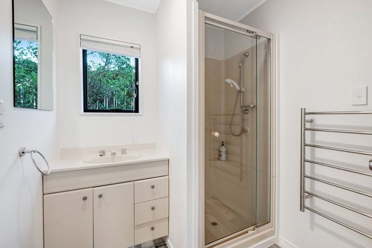 Photo of property in 1418 Whangaparaoa Road, Army Bay, Whangaparaoa, 0930