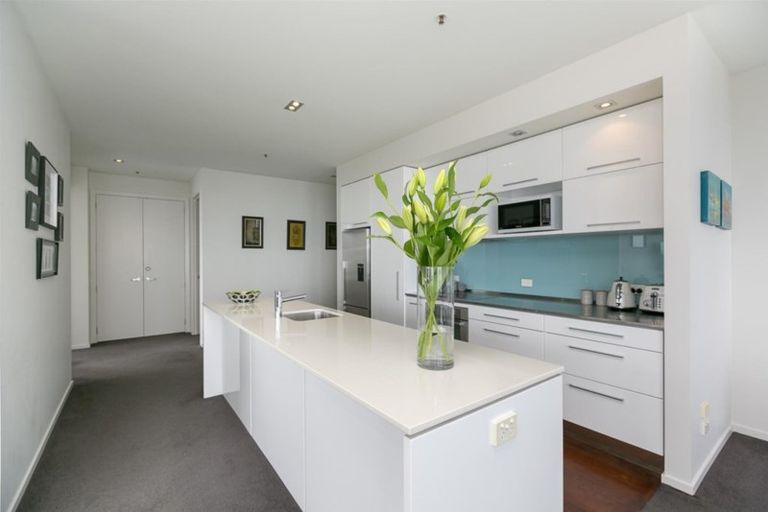 Photo of property in 22 Liardet Apartments, 302/22 Liardet Street, New Plymouth, 4310