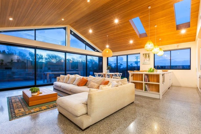 Photo of property in 58 Muri Road, Pukerua Bay, 5026