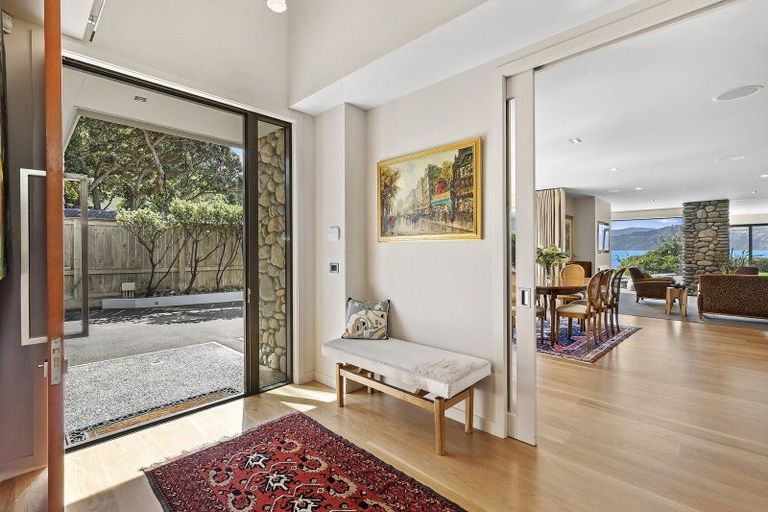 Photo of property in 160 Breaker Bay Road, Breaker Bay, Wellington, 6022