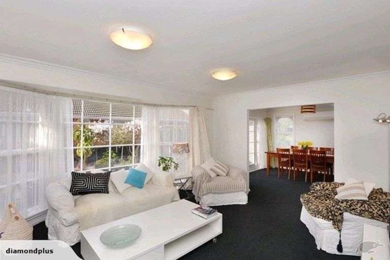Photo of property in 51 Grahams Road, Ilam, Christchurch, 8041