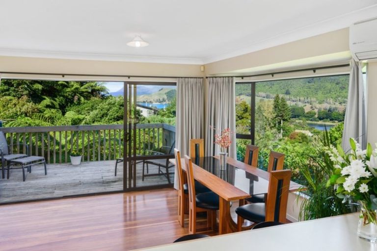 Photo of property in 6 Ridge Road, Lake Okareka, Rotorua, 3076