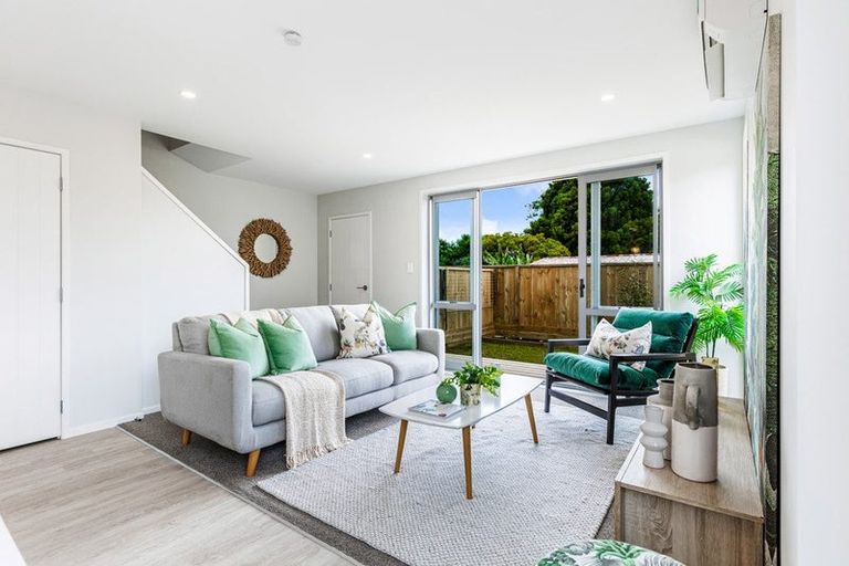 Photo of property in 3/51 Wharf Road, Te Atatu Peninsula, Auckland, 0610