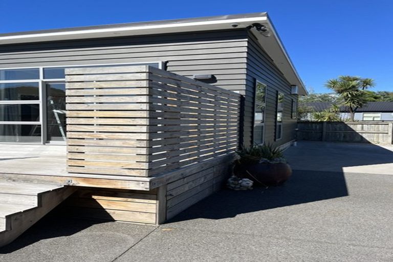 Photo of property in 15a Esther Street, Martinborough, 5711