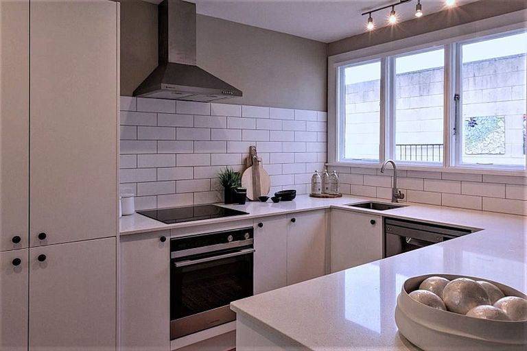 Photo of property in 30 Forfar Street, Edgeware, Christchurch, 8013