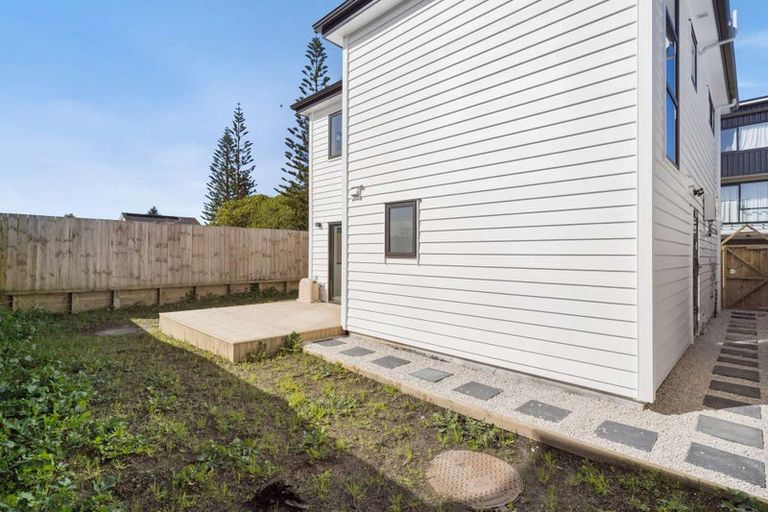 Photo of property in 6d Buisson Glade, West Harbour, Auckland, 0618