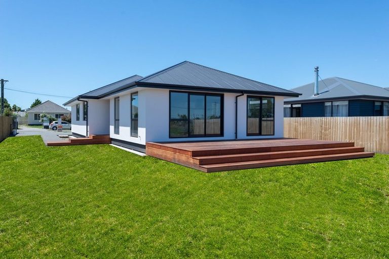 Photo of property in 27 Willryan Avenue, New Brighton, Christchurch, 8083