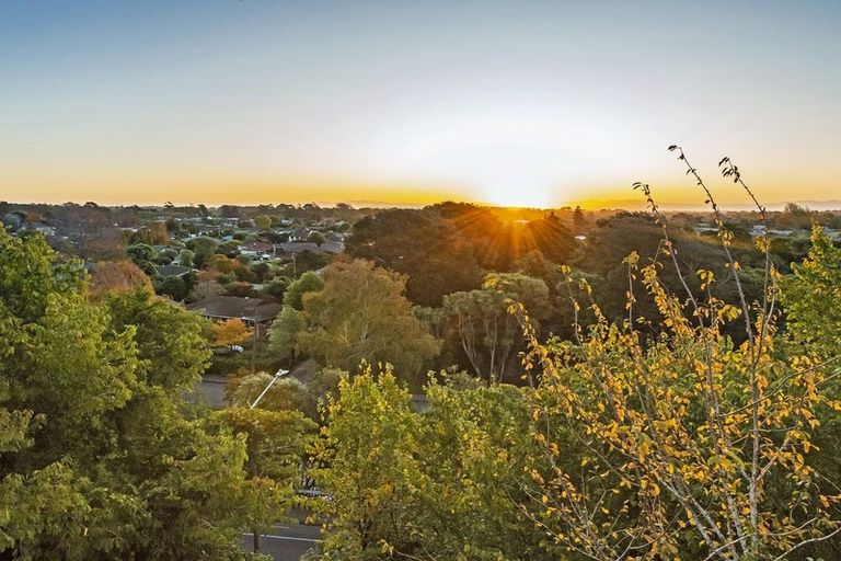 Photo of property in 10 Bengal Drive, Cashmere, Christchurch, 8022