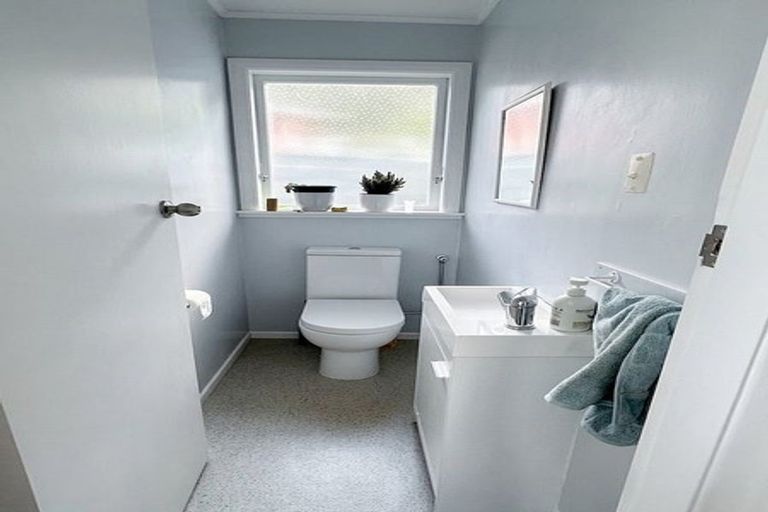 Photo of property in 41 Priscilla Crescent, Kingston, Wellington, 6021