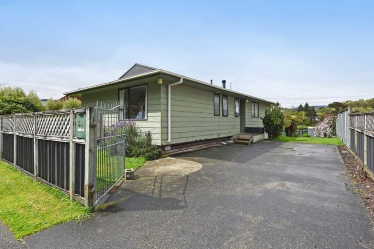 Photo of property in 92 Gillespies Road, Birchville, Upper Hutt, 5018