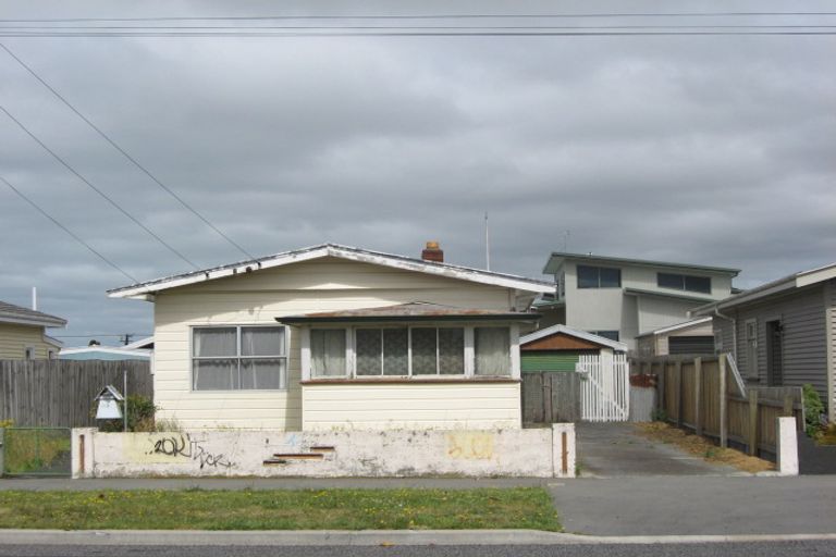 Photo of property in 110 Mackworth Street, Woolston, Christchurch, 8062