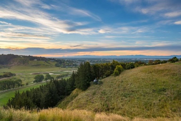 Photo of property in 8 Halcyon Way, Cashmere, Christchurch, 8022