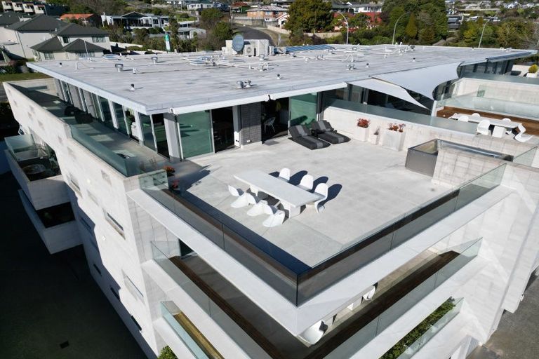 Photo of property in 225 Lake Terrace, Waipahihi, Taupo, 3330