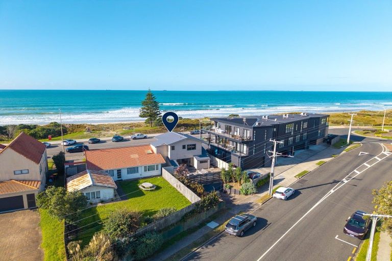 Photo of property in 208a Marine Parade, Mount Maunganui, 3116