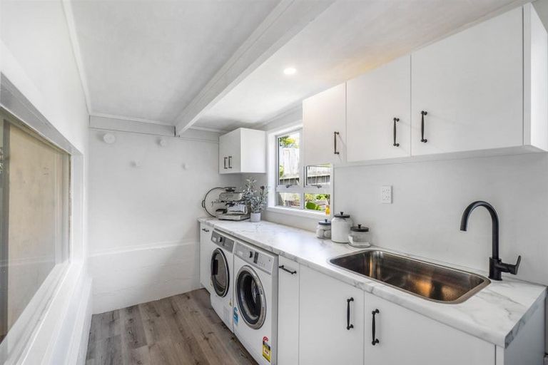 Photo of property in 35 Whaka Street, Maungaturoto, 0520